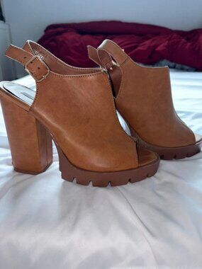 Beige heels